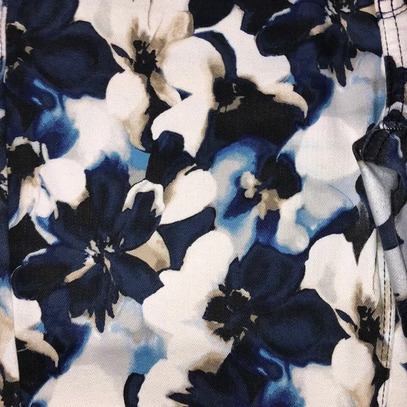 NWOT WHBM blue Floral skinny Jeans 6R - Picture 2 of 7